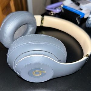 Beats wireless studio 3